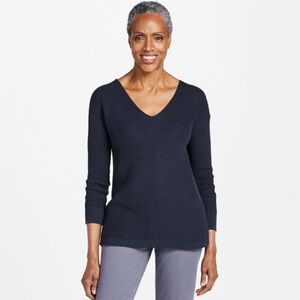 L.L Bean V-Neck knit cotton knit stitch sweater. NWT- size L petite